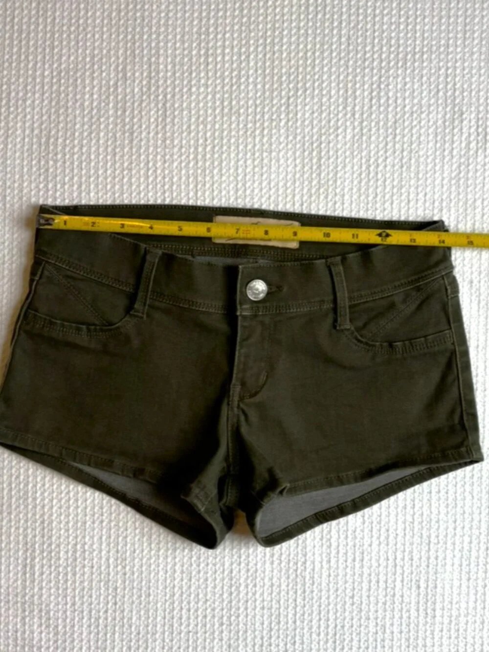 Hollister brand size